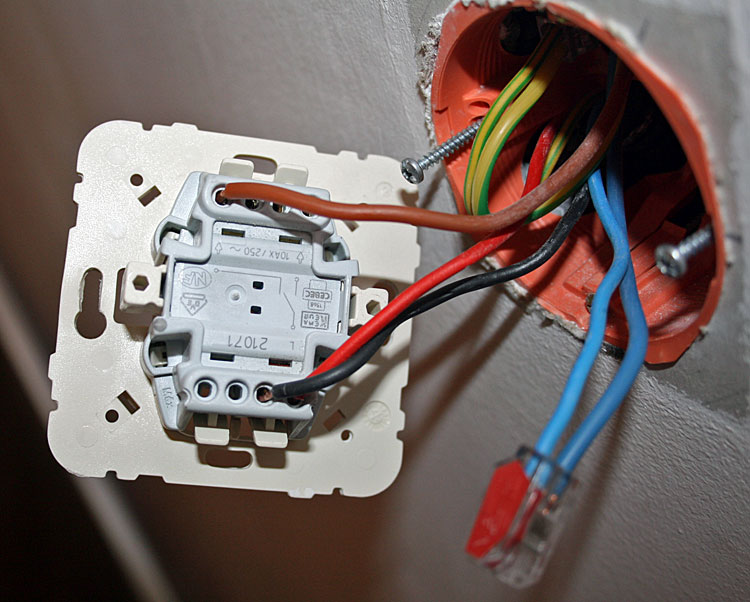 Branchement interrupteur vmc