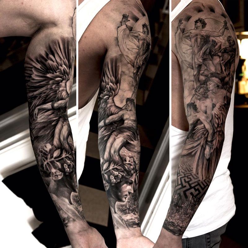 Tatouage homme bras complet noir et blanc