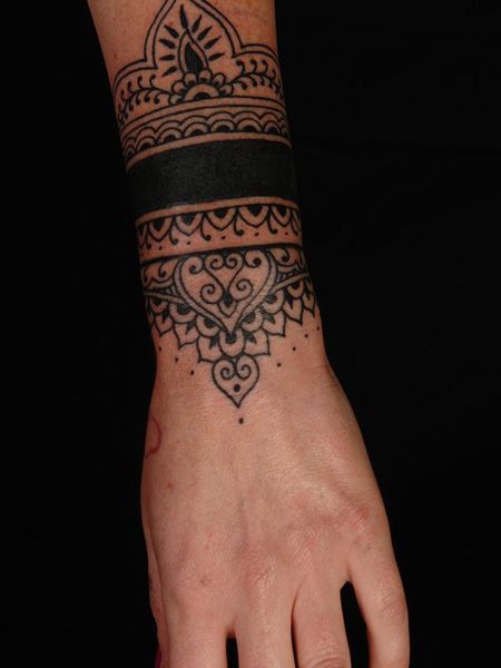 Tatoo poignet femme