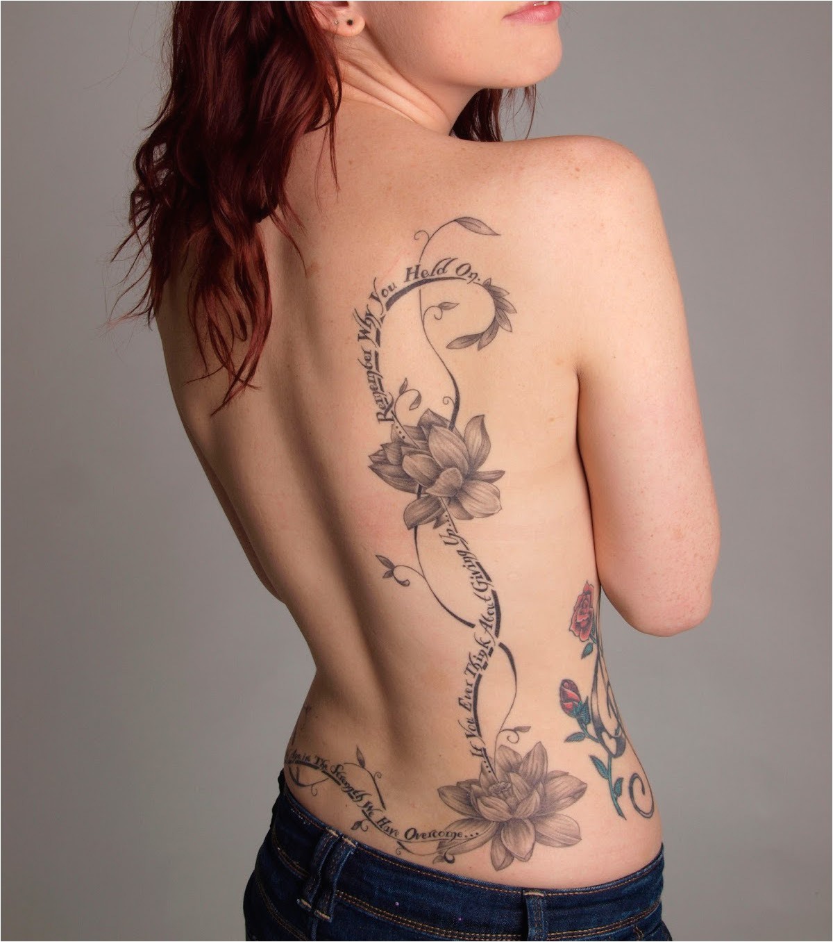 Modele tatouage dos femme