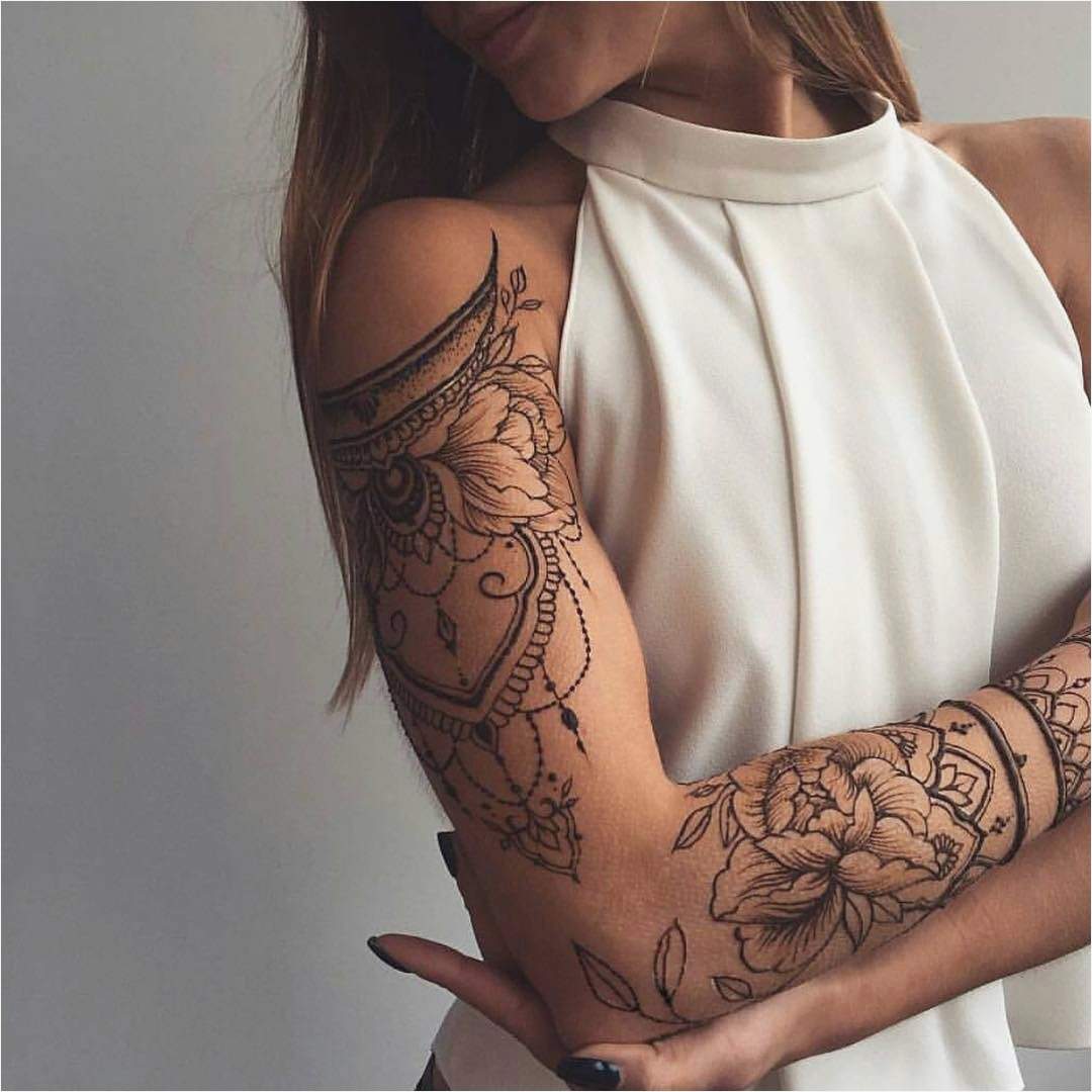 Tatouage bras pour femme