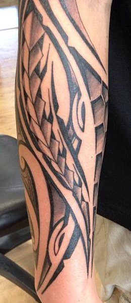 Tattoo tribal avant bras homme
