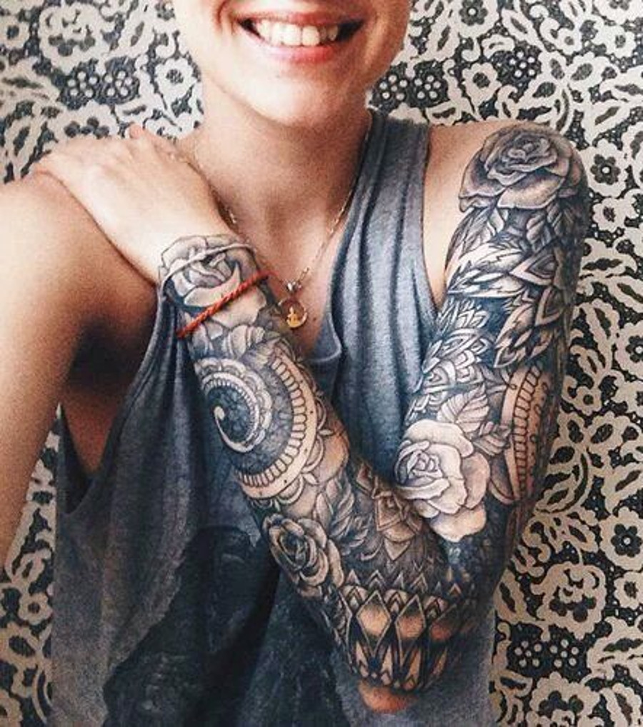 Tattoo feminin bras