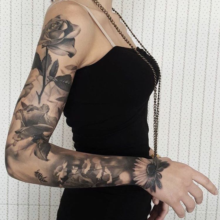 Bras tatoué femme