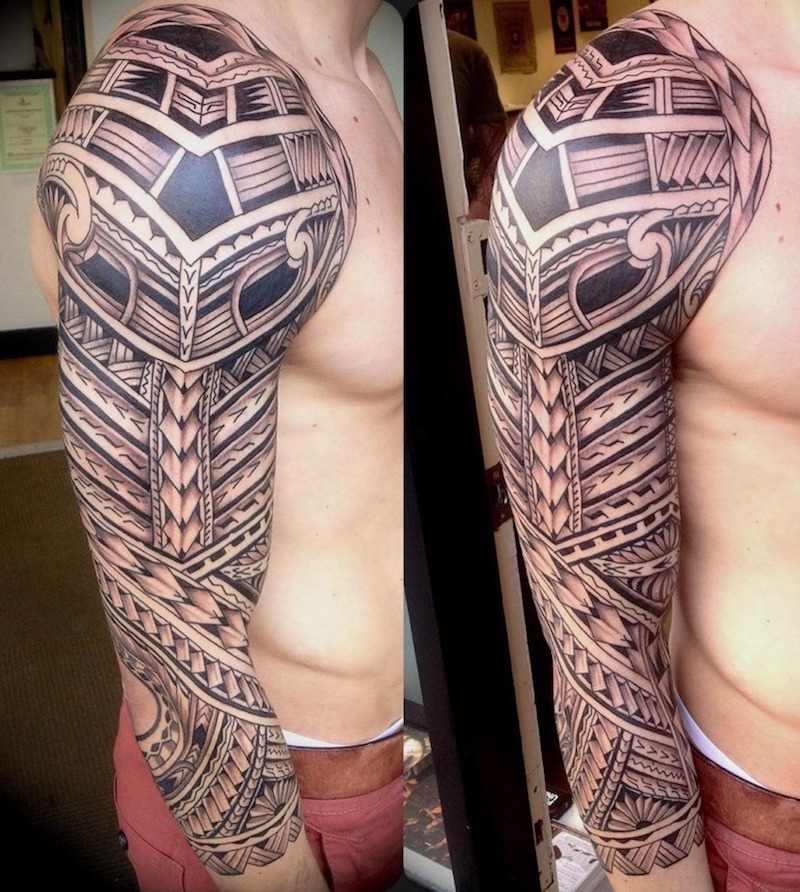 Tatouage tribal homme bras
