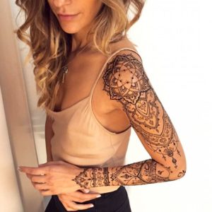 Tatouage sur bras femme