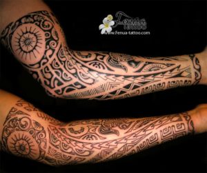 Tatouage avant bras homme polynésien
