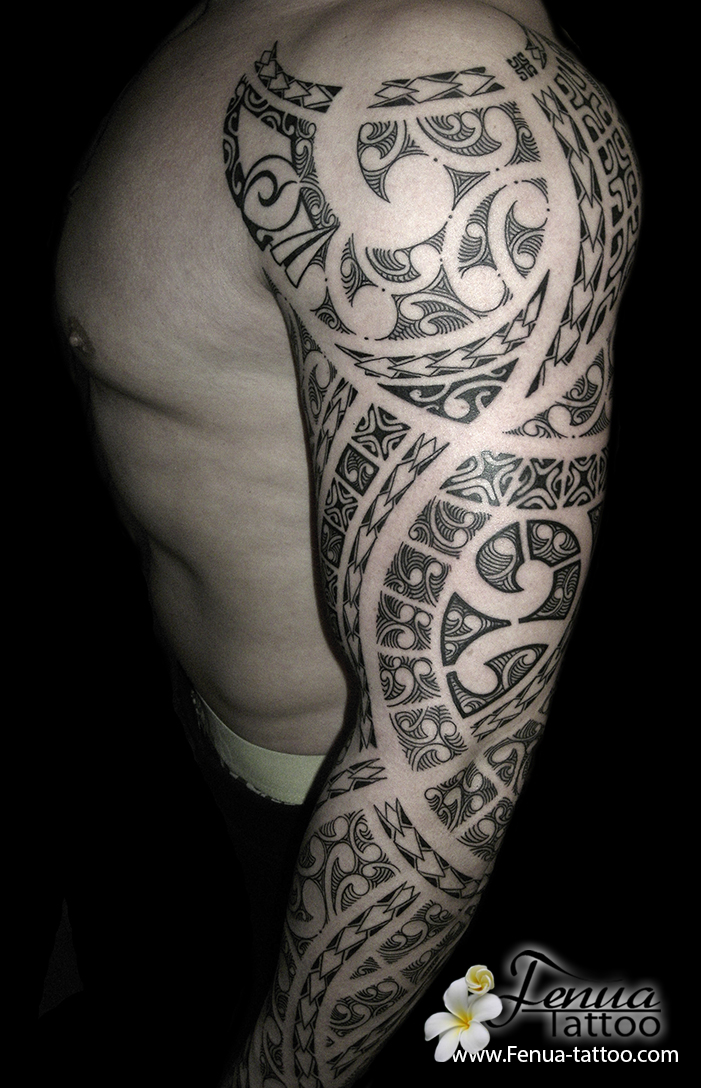 Tatouage maorie bras homme